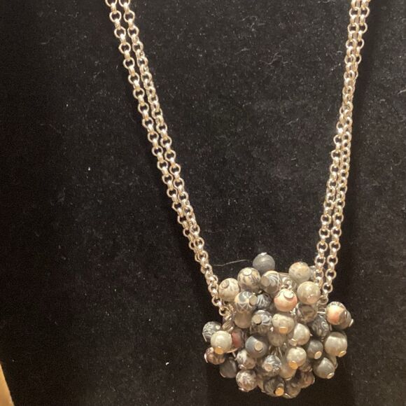 Set of Two Necklace in Greytones and Silvertone - Picture 4 of 9